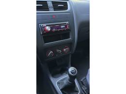 VOLKSWAGEN - FOX - 2012/2013 - Branca - R$ 39.900,00