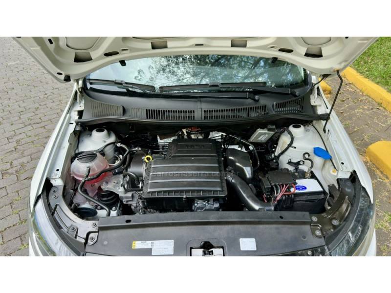 VOLKSWAGEN - FOX - 2015/2016 - Branca - R$ 52.900,00