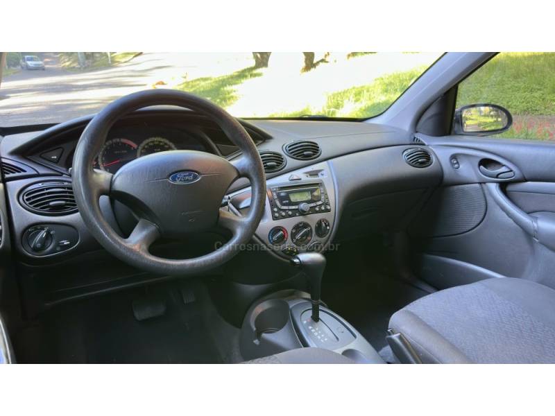 FORD - FOCUS - 2008/2008 - Prata - R$ 25.900,00