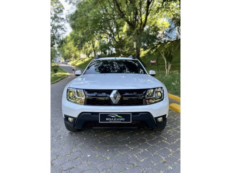 RENAULT - DUSTER OROCH - 2017/2018 - Branca - R$ 71.000,00