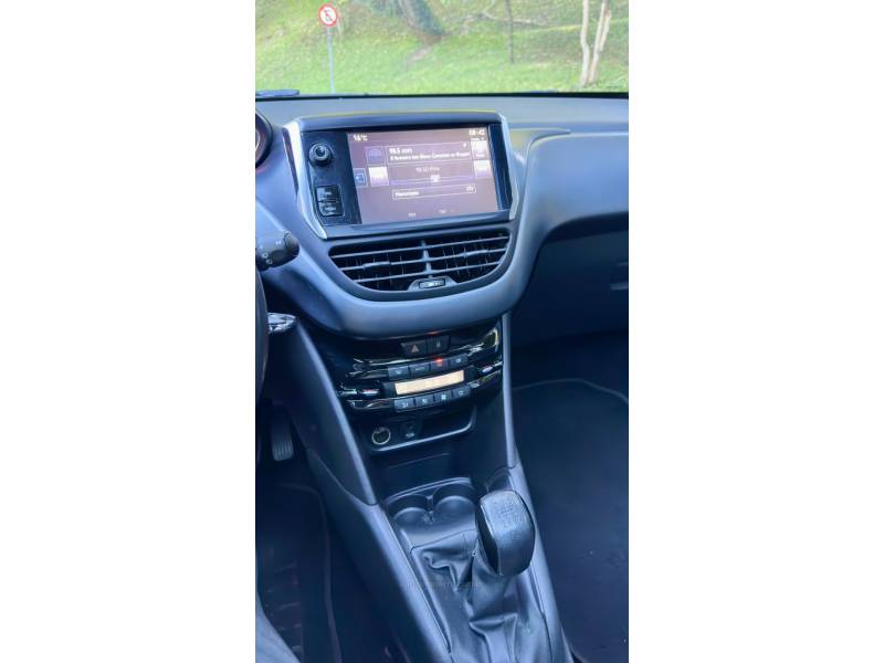 PEUGEOT - 208 - 2014/2015 - Prata - R$ 44.900,00