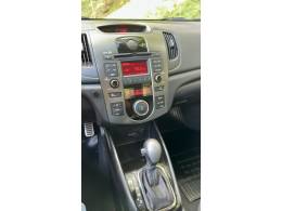 KIA MOTORS - CERATO - 2011/2012 - Branca - R$ 50.900,00