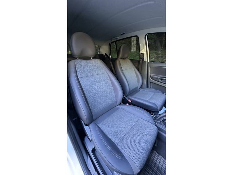 VOLKSWAGEN - FOX - 2012/2013 - Branca - R$ 39.900,00