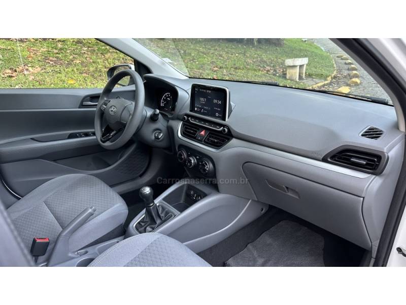 HYUNDAI - HB20S - 2022/2022 - Branca - R$ 60.000,00