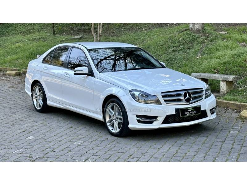 MERCEDES-BENZ - C 200 - 2013/2014 - Branca - R$ 77.900,00