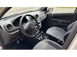 VOLKSWAGEN - GOL - 2016/2016 - Branca - R$ 38.000,00