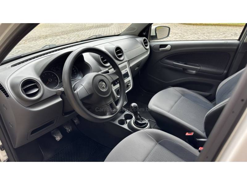 VOLKSWAGEN - GOL - 2016/2016 - Branca - R$ 38.000,00