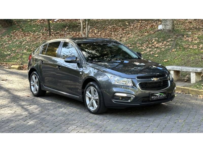 CHEVROLET - CRUZE - 2015/2016 - Cinza - R$ 69.900,00