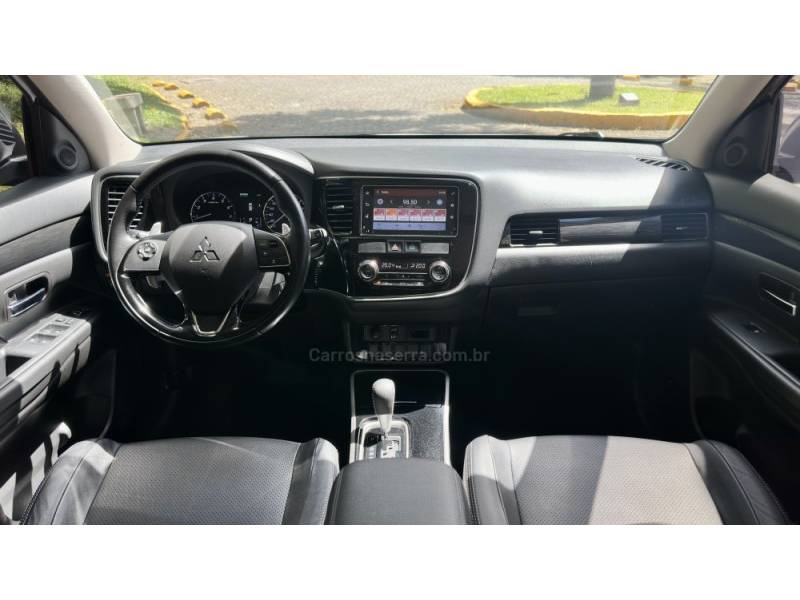 MITSUBISHI - OUTLANDER - 2017/2018 - Branca - R$ 119.000,00