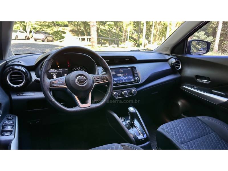 NISSAN - KICKS - 2021/2022 - Marrom - R$ 99.900,00