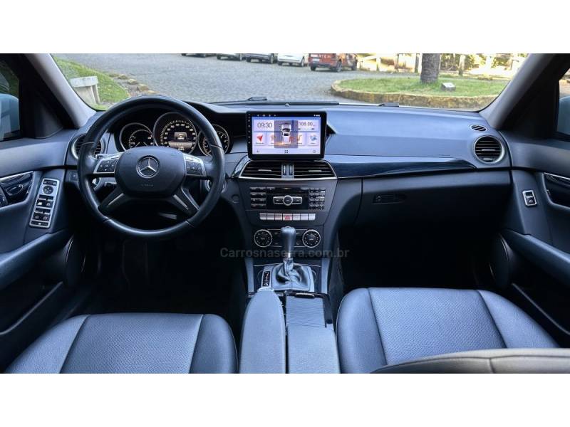 MERCEDES-BENZ - C 200 - 2013/2014 - Branca - R$ 77.900,00