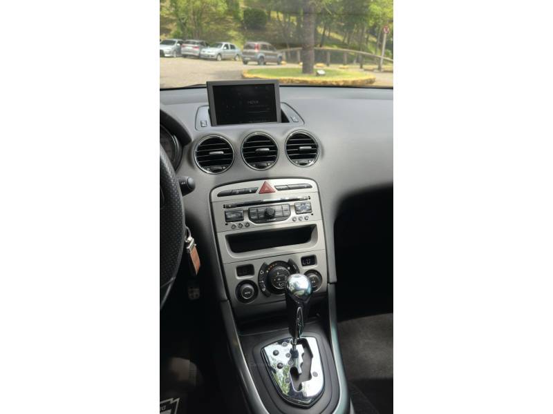 PEUGEOT - 308 - 2013/2014 - Prata - R$ 42.500,00