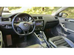 VOLKSWAGEN - JETTA - 2016/2016 - Branca - R$ 96.500,00