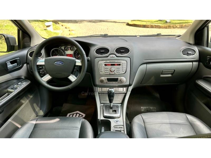 FORD - FOCUS - 2013/2013 - Cinza - R$ 49.900,00