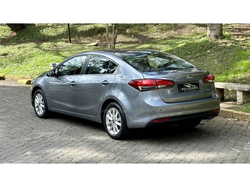KIA MOTORS - CERATO - 2016/2017 - Cinza - R$ 69.900,00