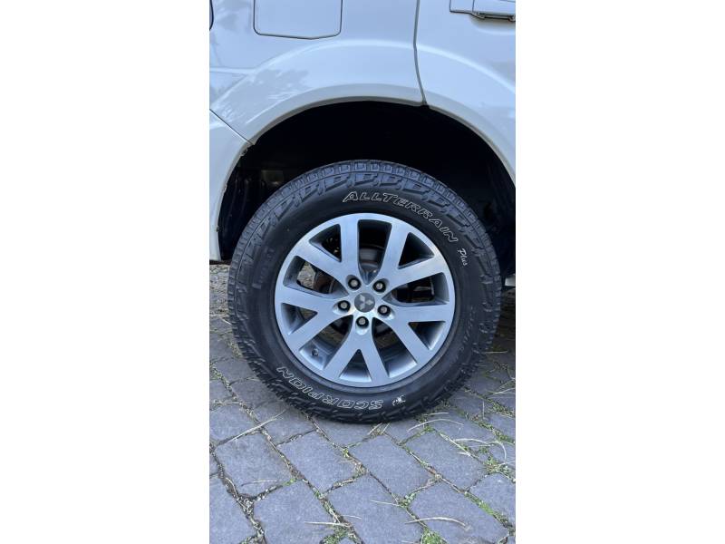 MITSUBISHI - PAJERO TR4 - 2010/2010 - Branca - R$ 59.900,00