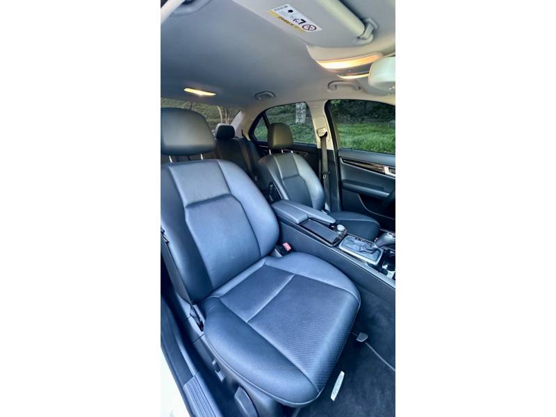 MERCEDES-BENZ - C 200 - 2013/2014 - Branca - R$ 79.900,00