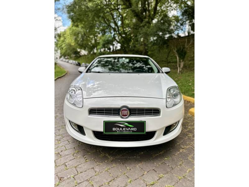 FIAT - BRAVO - 2012/2013 - Branca - R$ 35.900,00