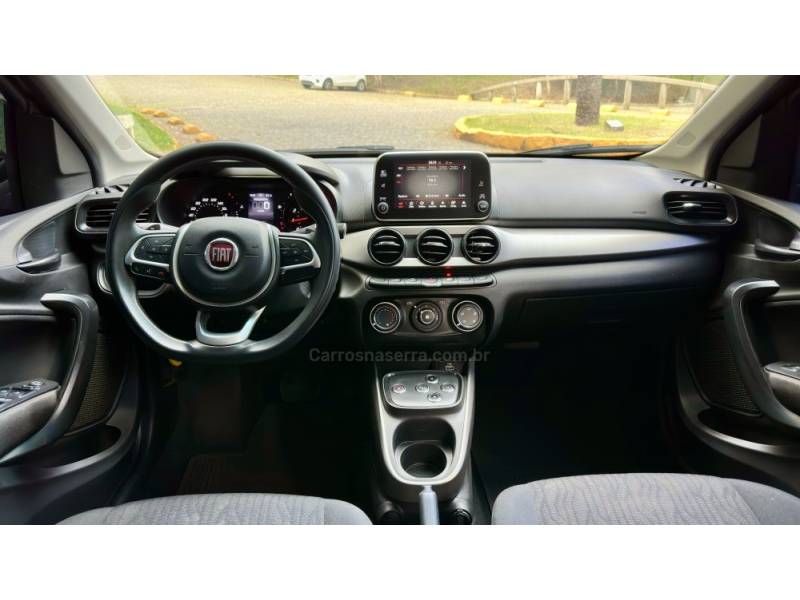 FIAT - CRONOS - 2018/2019 - Preta - R$ 49.900,00
