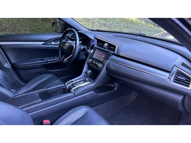 HONDA - CIVIC - 2017/2018 - Preta - R$ 107.000,00
