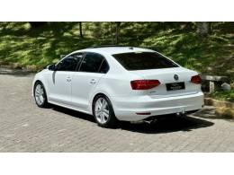 VOLKSWAGEN - JETTA - 2016/2016 - Branca - R$ 96.500,00