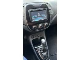 RENAULT - CAPTUR - 2017/2018 - Marrom - R$ 62.900,00