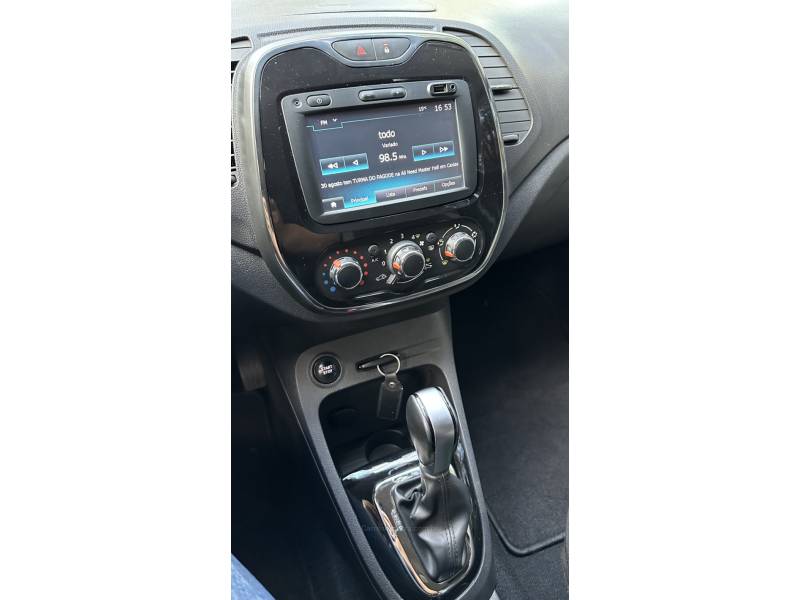 RENAULT - CAPTUR - 2017/2018 - Marrom - R$ 62.900,00