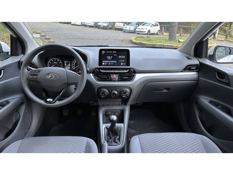 HYUNDAI - HB20S - 2022/2022 - Branca - R$ 60.000,00
