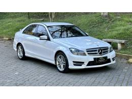 MERCEDES-BENZ - C 200 - 2013/2014 - Branca - R$ 79.900,00