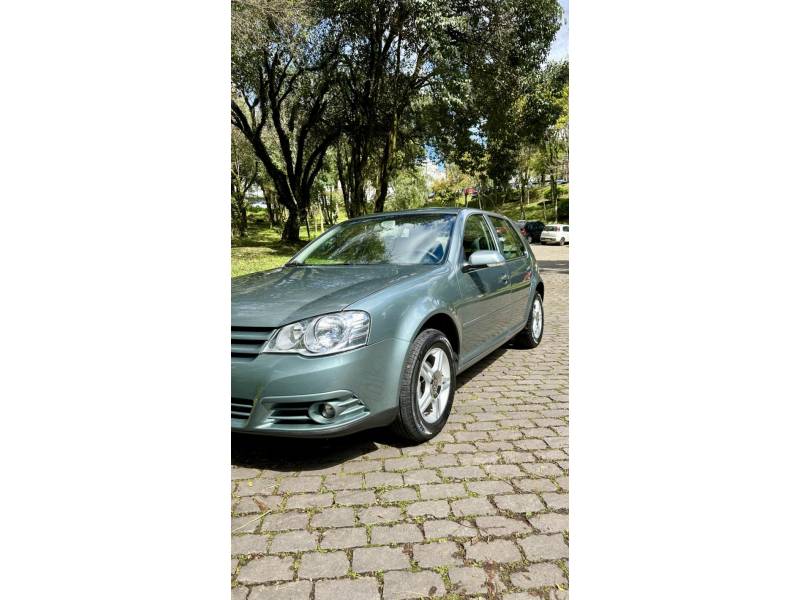 VOLKSWAGEN - GOLF - 2008/2009 - Verde - R$ 45.000,00