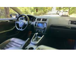 VOLKSWAGEN - JETTA - 2016/2016 - Branca - R$ 96.500,00