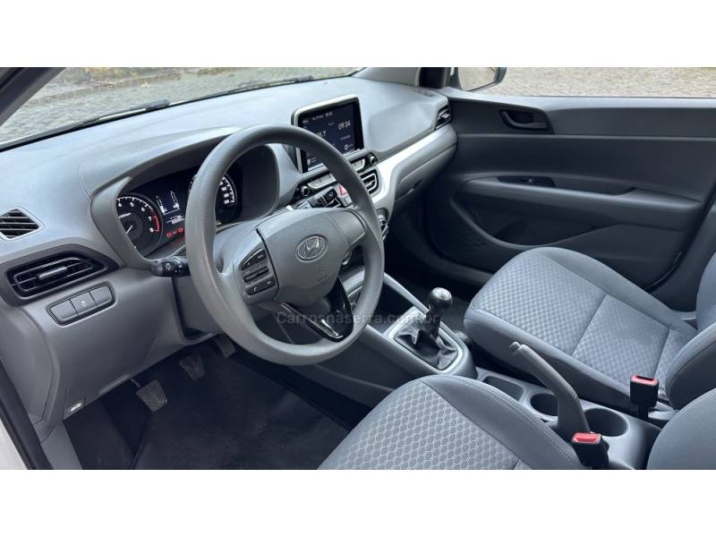 HYUNDAI - HB20S - 2022/2022 - Branca - R$ 60.000,00