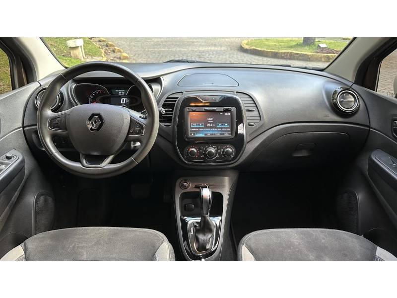 RENAULT - CAPTUR - 2017/2018 - Marrom - R$ 62.900,00