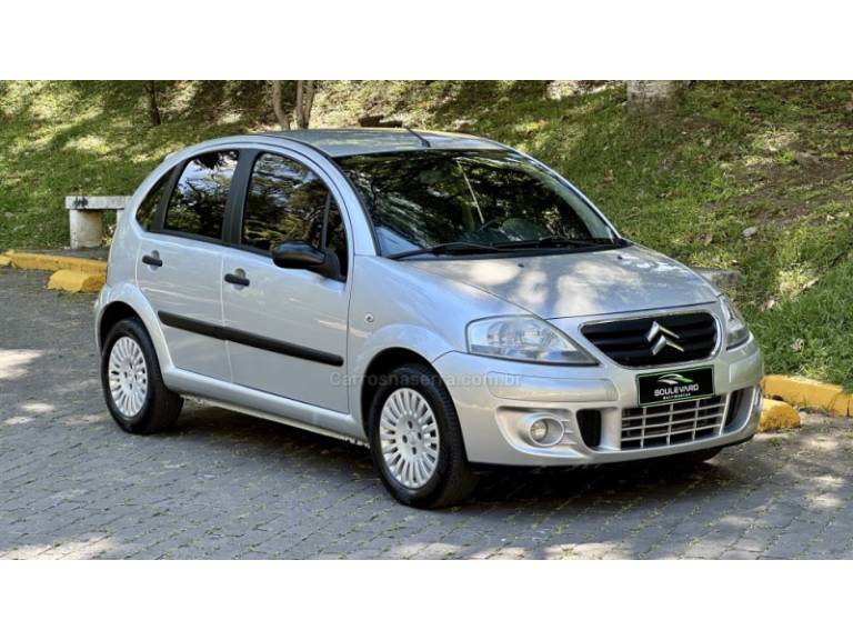 CITROËN - C3 - 2010/2011 - Prata - R$ 26.900,00