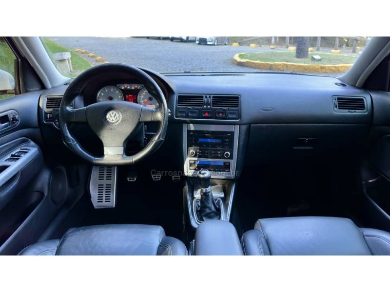 VOLKSWAGEN - GOLF - 2011/2012 - Branca - R$ 57.900,00