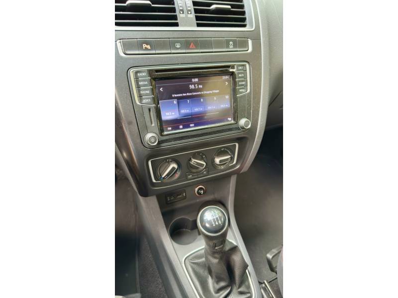 VOLKSWAGEN - FOX - 2015/2016 - Branca - R$ 52.900,00