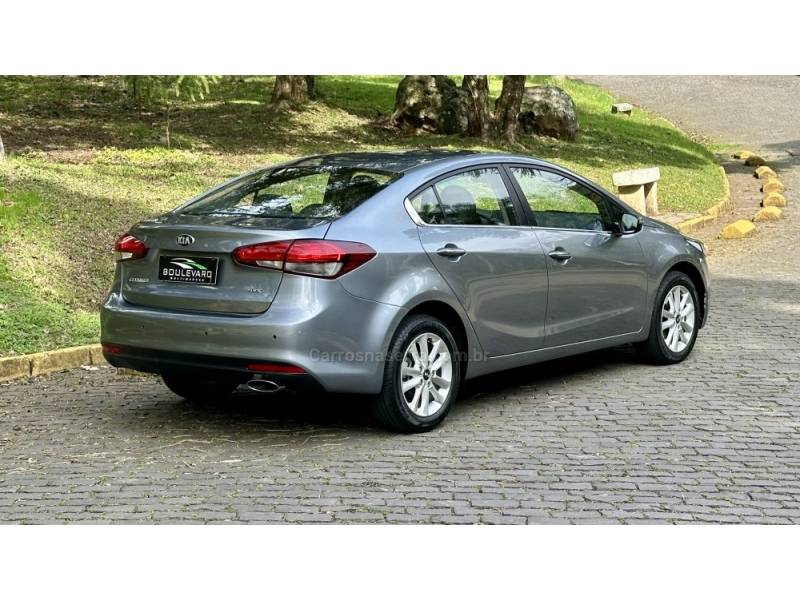 KIA MOTORS - CERATO - 2016/2017 - Cinza - R$ 69.900,00