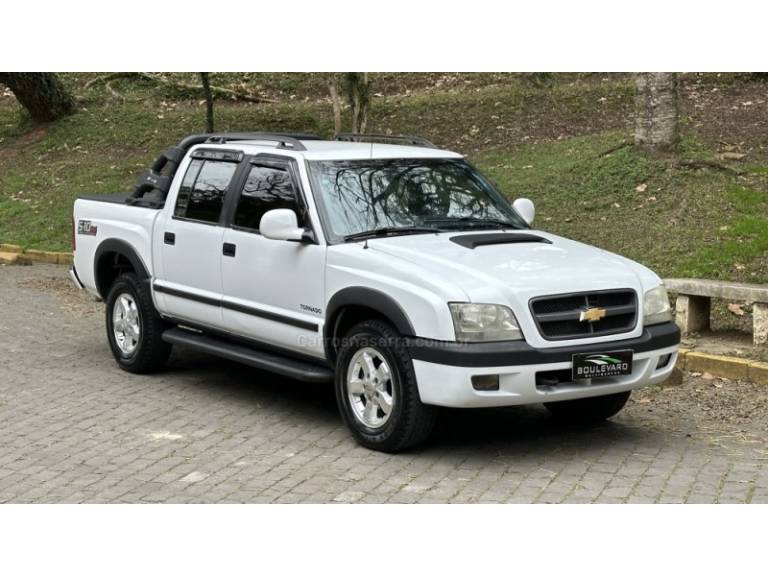 CHEVROLET - S10 - 2008/2008 - Branca - R$ 58.000,00