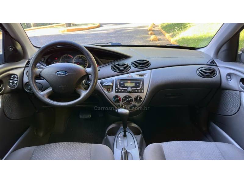 FORD - FOCUS - 2008/2008 - Prata - R$ 25.900,00