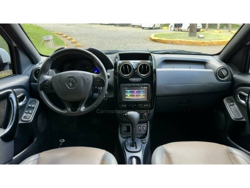 RENAULT - DUSTER - 2015/2016 - Branca - R$ 59.900,00