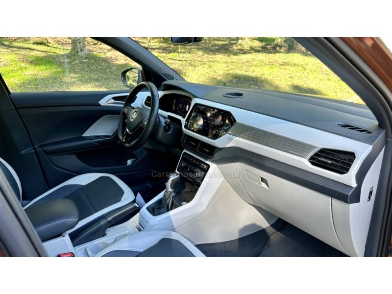 VOLKSWAGEN - T-CROSS - 2019/2020 - Bronze - R$ 109.000,00