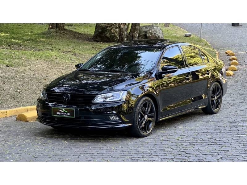VOLKSWAGEN - JETTA - 2016/2016 - Preta - R$ 92.900,00