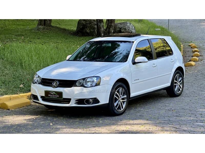 VOLKSWAGEN - GOLF - 2011/2012 - Branca - R$ 57.900,00