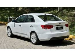 KIA MOTORS - CERATO - 2011/2012 - Branca - R$ 50.900,00