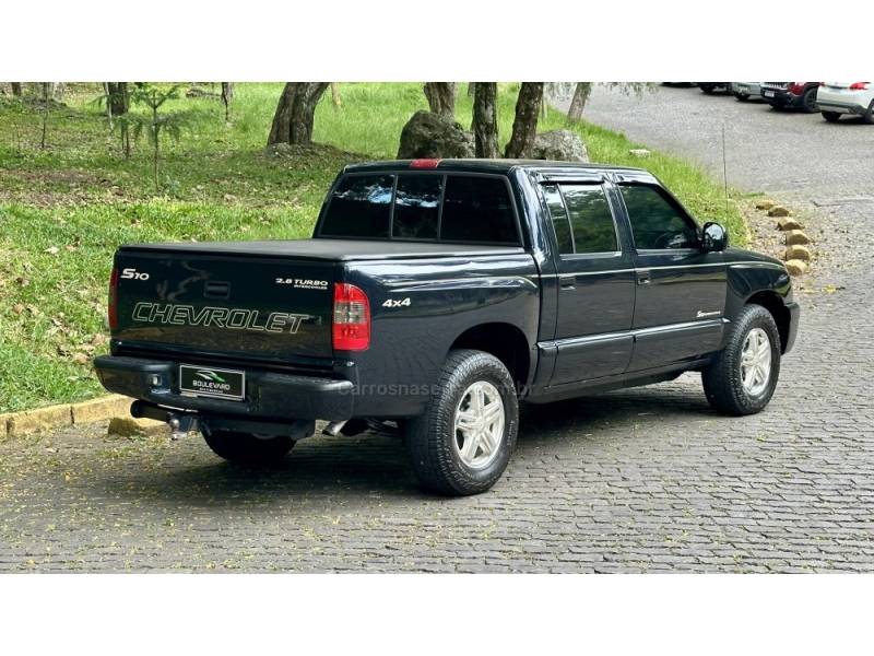 CHEVROLET - S10 - 2004/2004 - Azul - R$ 74.500,00