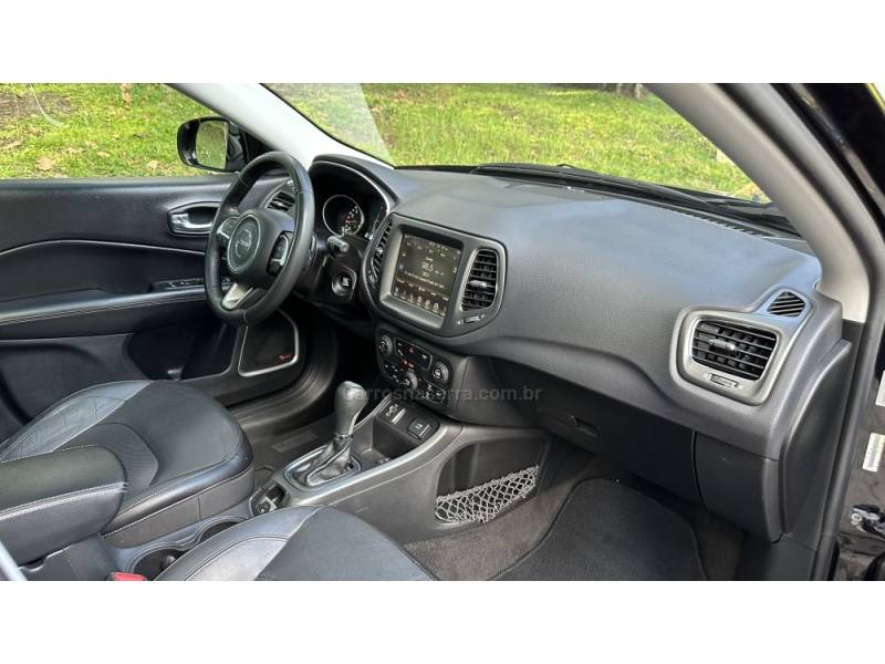 JEEP - COMPASS - 2017/2017 - Preta - R$ 93.900,00