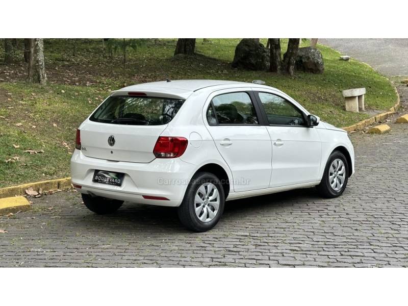 VOLKSWAGEN - GOL - 2016/2016 - Branca - R$ 38.000,00