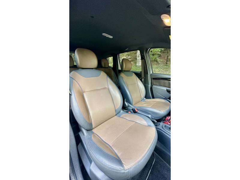 RENAULT - DUSTER - 2015/2016 - Branca - R$ 59.900,00