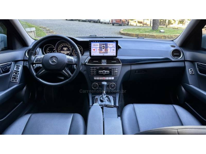 MERCEDES-BENZ - C 200 - 2013/2014 - Branca - R$ 79.900,00