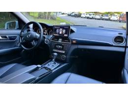 MERCEDES-BENZ - C 200 - 2013/2014 - Branca - R$ 77.900,00